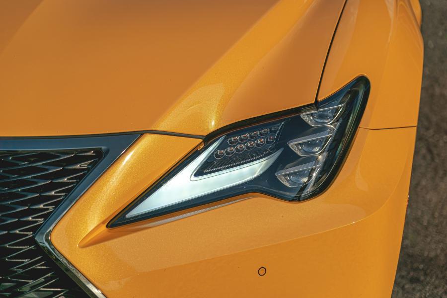 Детали экстерьера Lexus RC F 2019 года  (NA) (фото 30 из 36)